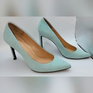 Stuart Weitzman pumps